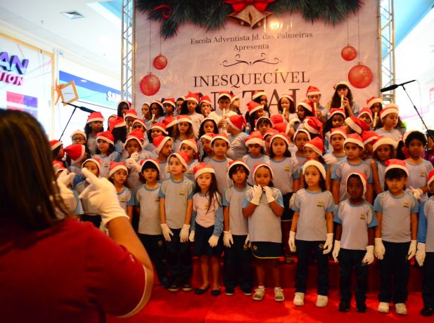 Verdadeiro significado do Natal é tema de cantata em shopping de São Paulo  - Notícias Adventistas