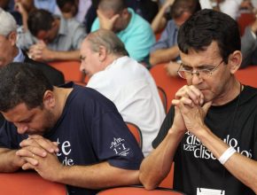 Encontro reúne mais de 800 líderes de igrejas