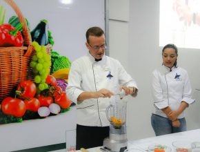 Curso gratuito de culinária saudável beneficia 1.500 pessoas no ES