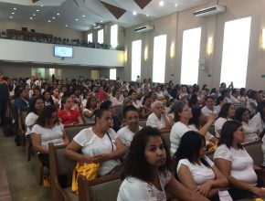 Mais de 800 mulheres aceitam chamado ao ministério