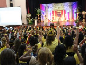 Amigas são convidadas para participar de encontro para mulheres no sul da Bahia