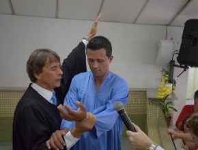 Evangelismo da Semana Santa bate novo recorde de batismos