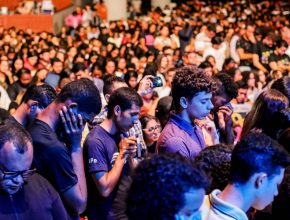 Histórias de transformação marcam congresso para jovens em Recife