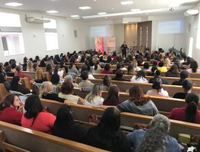 Treinamentos reúnem cerca de 500 mulheres evangelistas