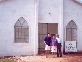 Casal evangeliza 80 famílias e constrói igreja em cidade sem adventistas
