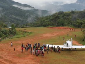 Aviação Adventista faz primeiro pouso em vila remota da Oceania