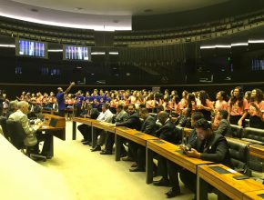 Coral Jovem do IABC se apresenta em Plenária na Câmara dos Deputados