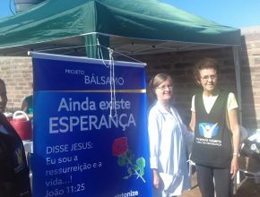Fiéis provem ação solidária no dia de finados