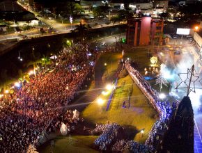 Coral de mil vozes atrai multidão para assistir cantata de Natal em Joinville