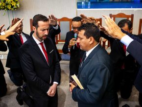 Pastores Claiton Luz e Rogério Mistura são ordenados ao ministério