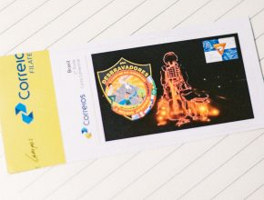 Correios emitem selos comemorativos dos 60 anos dos Desbravadores no Brasil
