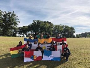 Jovens sul-americanos chegam à Porto Alegre