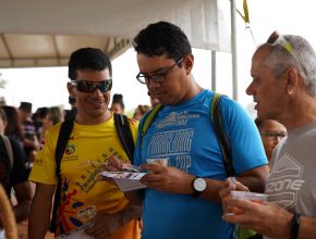 Adventistas fazem ação de saúde em torneio mundial de parapente