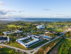 Faculdade Adventista da Bahia recebe moção de aplausos