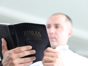 Dia mundial do livro: Bíblia, o exemplar mais lido e vendido no mundo