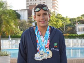 Destaque na natação, aluno de Escola Adventista almeja Olimpíadas