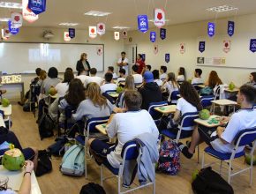 Estudantes correm atrás de desempenho acadêmico para participarem de projeto extracurricular