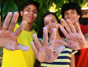 Estudantes trocam férias por trabalho voluntário no Maranhão