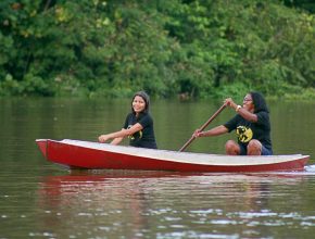 Calebes realizam ações sociais e levam pessoas ao batismo no Arquipélago do Marajó