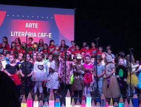 Alunos fazem apresentações de livros paradidáticos em Florianópolis