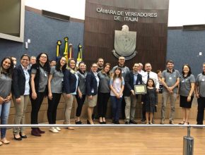 Câmara de vereadores homenageia os 60 anos do Colégio Adventista de Itajaí