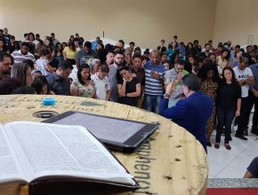 Encontro motiva jovens a ter mais comunhão com Deus