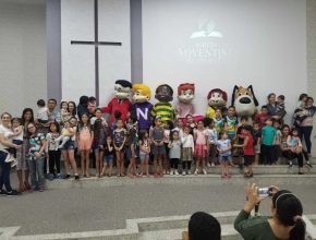 Igreja Universitária reúne 60 crianças da comunidade em atividade recreativa