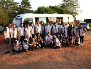 Servidores da Igreja Adventista reformam escola e igreja no Paraguai