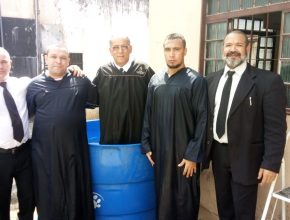 Detentos são batizados na cadeia pública de Jacarezinho