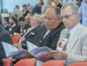 800 líderes de igreja do oeste paulista participam de encontro