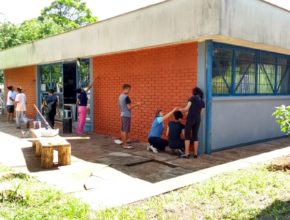 Missão Calebe reforma rodoviária e constrói muros de habitação em Marilândia do Sul