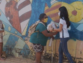 Alimentos beneficiam mais de 400 famílias em comunidade carente de Brasília