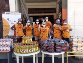 ONG arrecada 160 toneladas de alimentos por mês no Rio