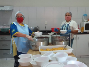 Projeto solidário distribui marmitas em bairros de Joinville