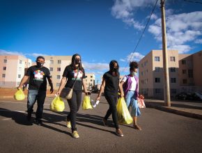 Jovens ajudam vítimas da pandemia a ter um recomeço