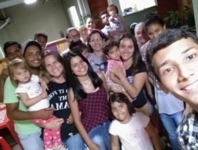 Pequeno Grupo liderado por casal de jovens é inspirado na dedicação às pessoas