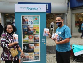 Caixa 24 horas entrega livros no Rio de Janeiro