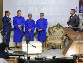 Cerca de 100 pessoas se batizam durante Evangelismo de Colheita na cidade de Ceres (GO)