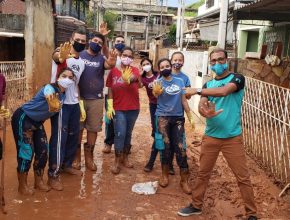 Calebes limpam casas afetadas por enchente em Três Rios