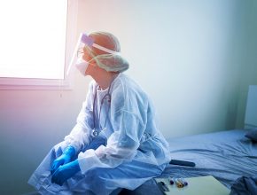 Neurocirurgião alerta sobre “névoa” mental causada pelo coronavírus