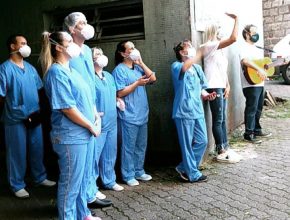 Jovens levam esperança a hospital na Grande Florianópolis