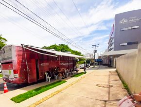 Ação com ônibus do Hemocentro coleta mais de 50 bolsas de sangue em Goiânia