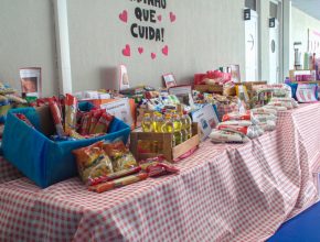 Escola Adventista e Ação Solidária Adventista arrecadam alimentos para mães carentes
