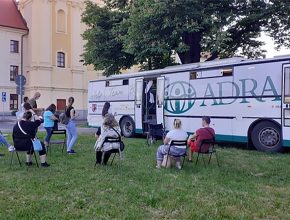 Ônibus humanitário leva auxílio para Eslováquia e República Tcheca