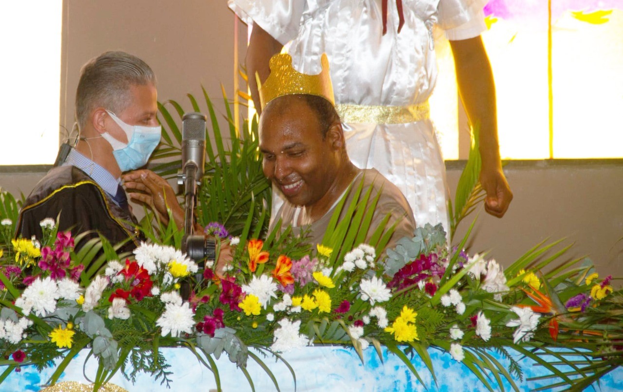 Batismo em Libras é destaque no Rio de Janeiro