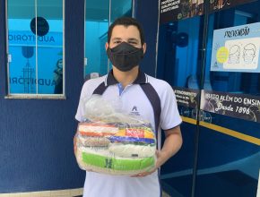 Estudante de 15 anos arrecada 200kg de alimentos em campanha solidária da escola