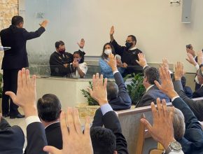 Evangelismo da primavera batiza 732 pessoas na grande BH