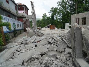 Igreja Adventista continua ajudando vítimas do terremoto no Haiti enquanto planeja reconstrução