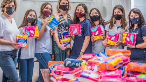 Alunas realizam campanha contra pobreza menstrual em Curitiba