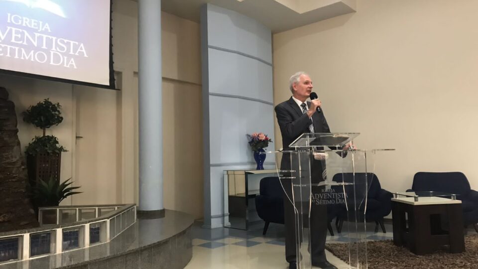 Durante o congresso, o doutor Timm abordou o tema "A Igreja no Tempo do Fim" para adventistas da cidade de Ijuí e região. 